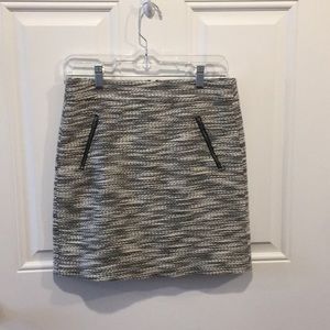Black and white tweed skirt